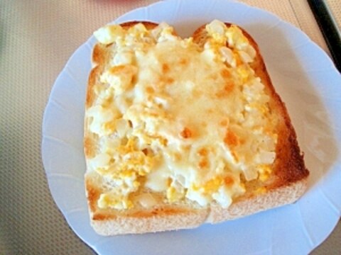 卵チーズトースト